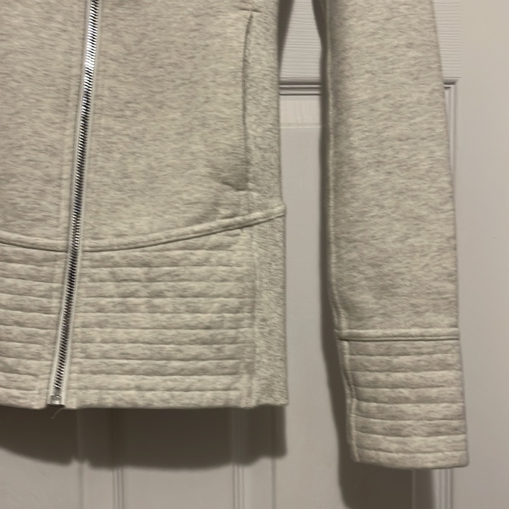 Lululemon Radiant Jacket II, Heathered Ivory. Pristine. Small. HP! - Picture 8 of 13